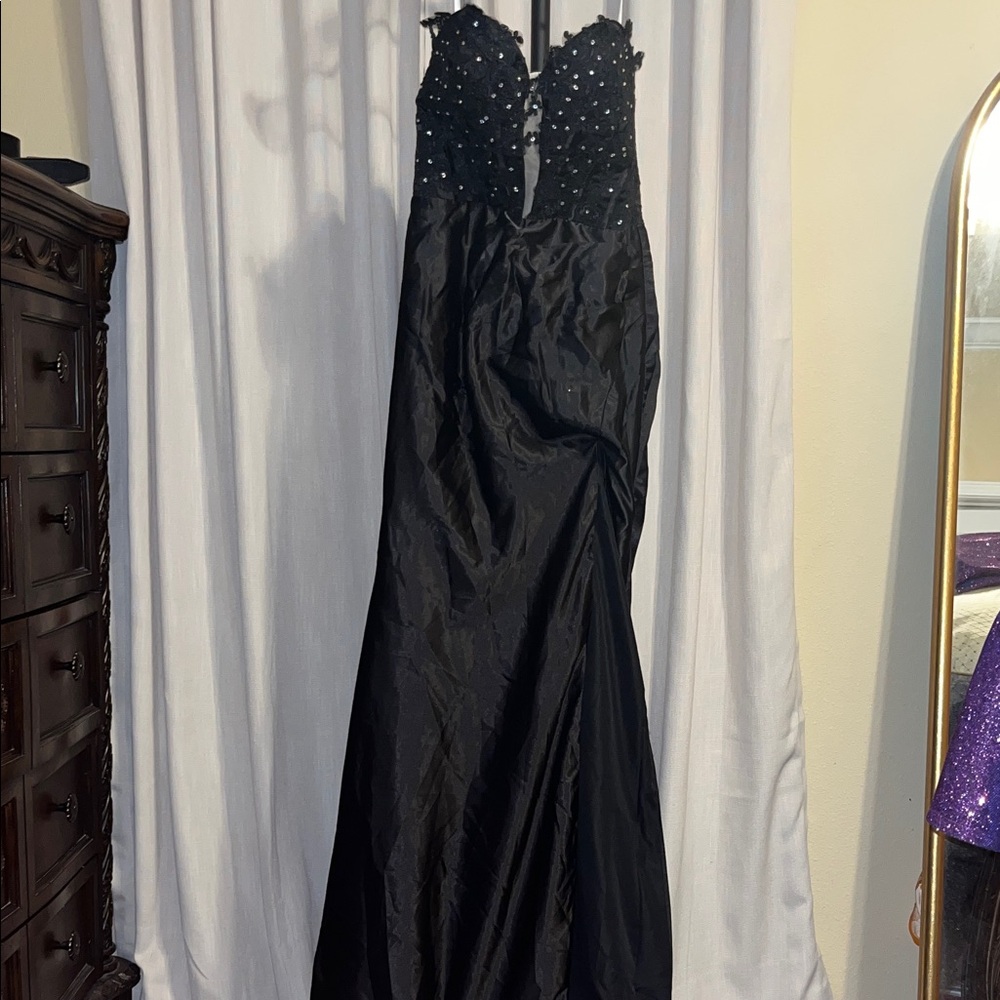 Elegant Black Evening Gown